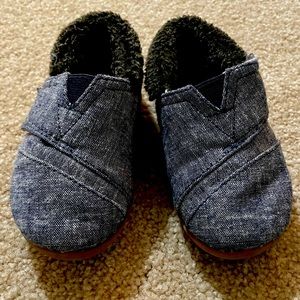 TOMS slippers